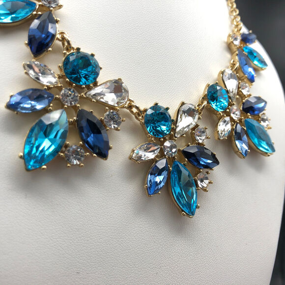 Banana Republic Necklace Camille 19" Blue Aqua Glass Crystal Faceted Flower Bib - Picture 2 of 8